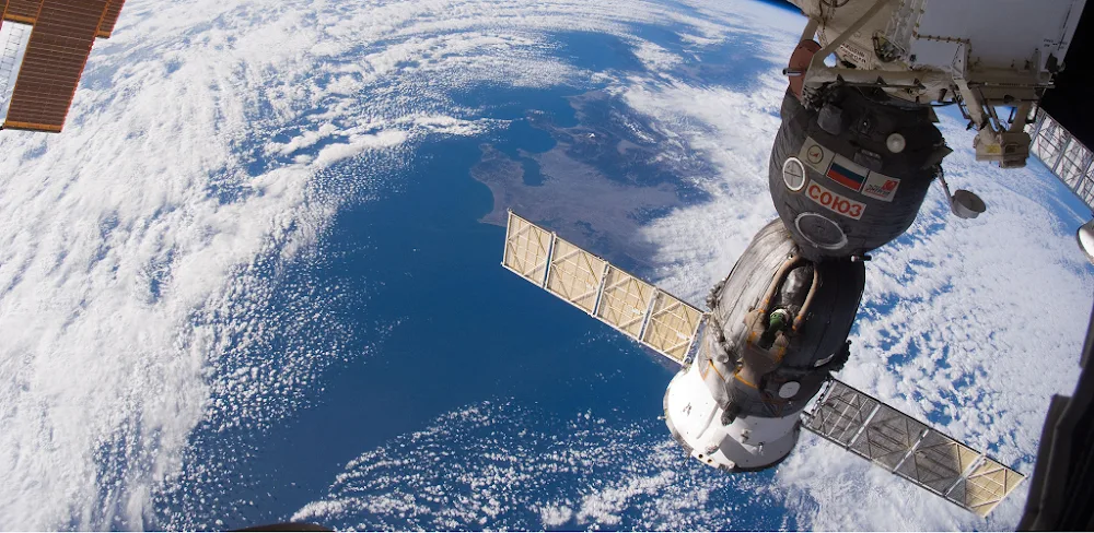 ISS Live Now: Live Earth View v8.4.8 MOD APK (Premium Unlocked)